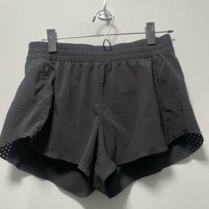 Athleta black 3” hustle shorts size small